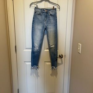 KanCan distressed skinny jean